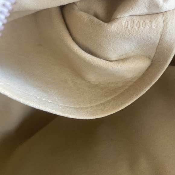 Louis Vuitton Berkeley - Picture 12 of 12